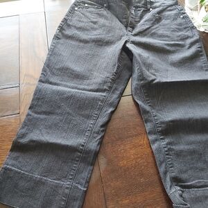 NEW SIMON CHANG CAPRIS JEANS/bin#1